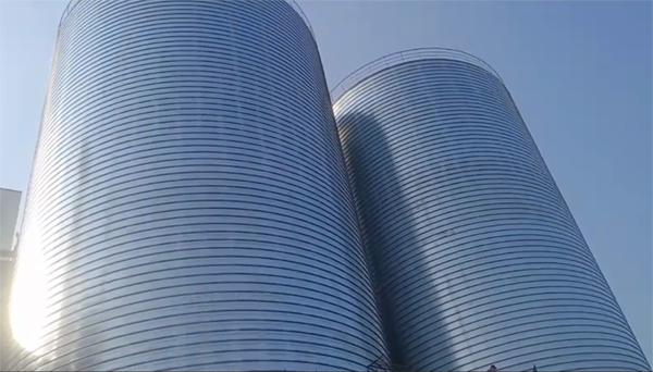 石阡2座混凝土高架卷板仓